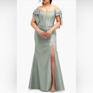 NWOT ALFRED SUNG Willow Green Gown with Sweetheart Neckline and Flutter Sleeves